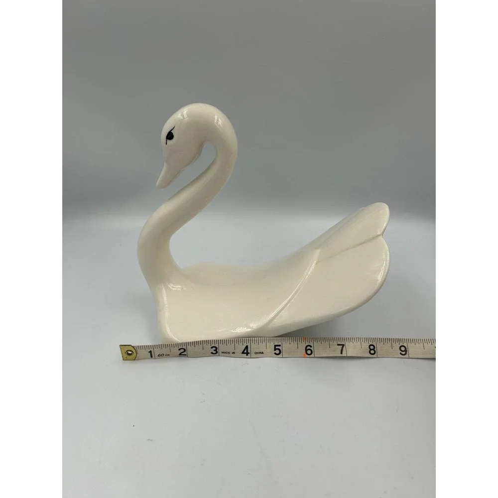 Vintage 1980 Ceramic Swan Hand Towel Washcloth Holder Cream Retro Bathroom Decor